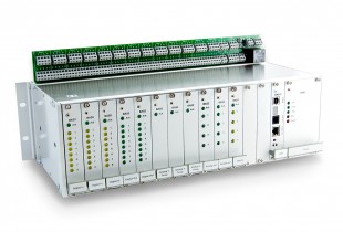 BAS2 XL13 DUC, rack med moduler för byggnadsautomation