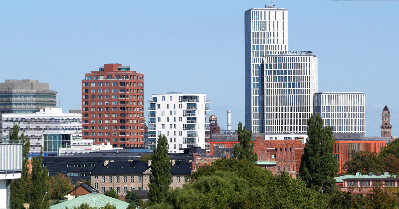 Malmö skyline över byggnader från olika tider